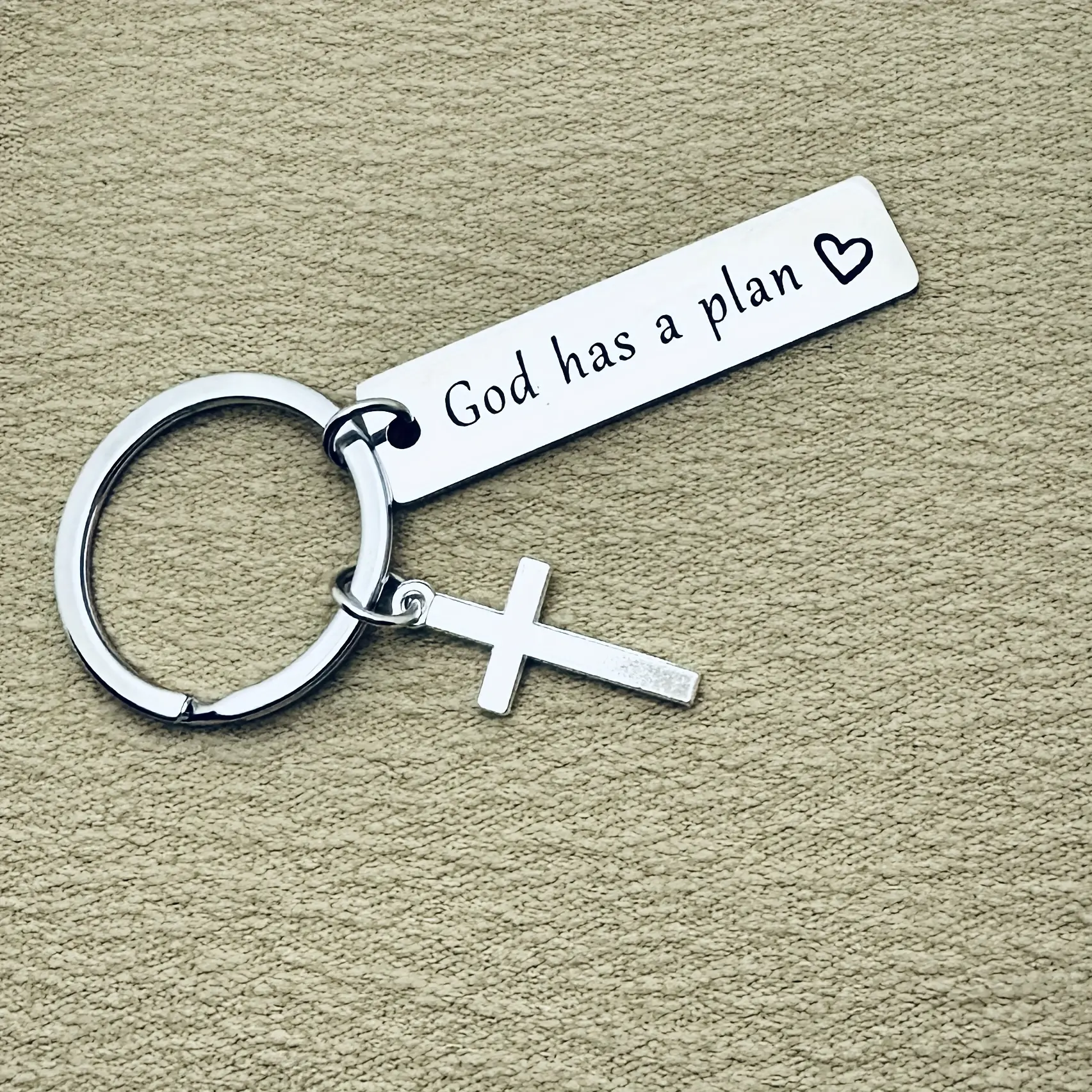 Stainless Steel Keychain, Christian Gift Keychain With The Engraving 'God Has A Plan' For Baptism, Christmas, Easter, Birthday, First Communion, Lightweight Keychain, Portable Keychain