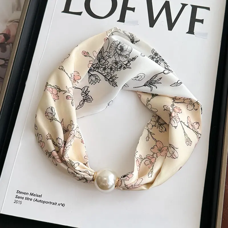 Peach Blossom Bead Button - Off-White