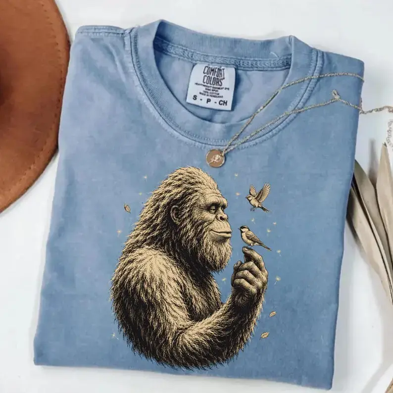 [Sale Up to 45%] Comfort Colors Bigfoot and Bird Shirt, Sasquatch Wildlife Graphic Tee, Vintage Nature T-Shirt, Outdoor Adventure Gift for Bigfoot Lovers - Felix Rodz