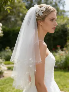 Forest-Inspired Vintage Pearl & Bowknot Short Bridal Veil — The Perfect Choice for an Outdoor Bride