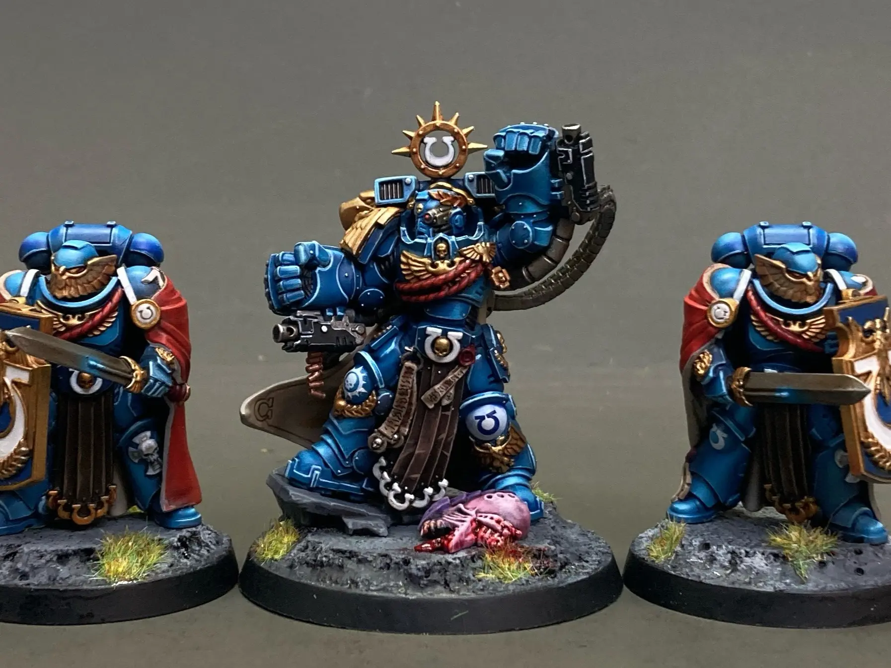 Ultramarines Marneus Calgar With Victrix Honour Guard Pro-Painted Space Marines Miniatures Commission, Non-Toxic Flexible Secure Plastic Army Figurine for Board Games