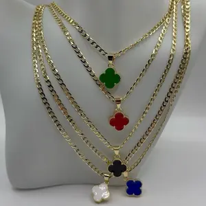 Cadena con dije de flor Gold Plated Layered Necklace with Multicolor Clover Pendants for Women