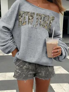 Ezwear Women's Retro New York Street Style Hoodie, Loose Fit, off Shoulder Long Sleeve, Camouflage Print for Comfortable Autumn Wear, Pullover Sweatshirts, Casual, Knit, Chic Fashion Womenswear