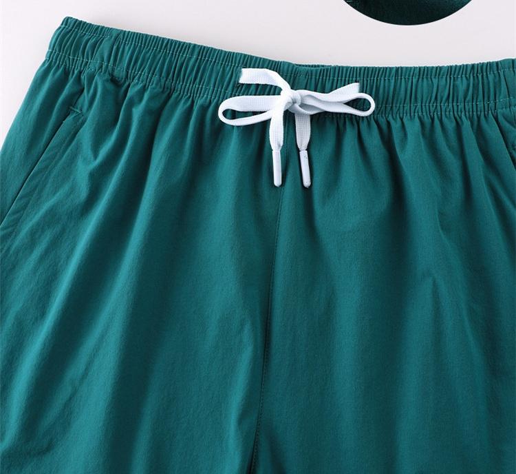 Men’s summer lightweight ice silk casual shorts, loose fit, quick-drying—ideal for running, fitness, swimming, and training; available in multiple colors, versatile and comfortable.