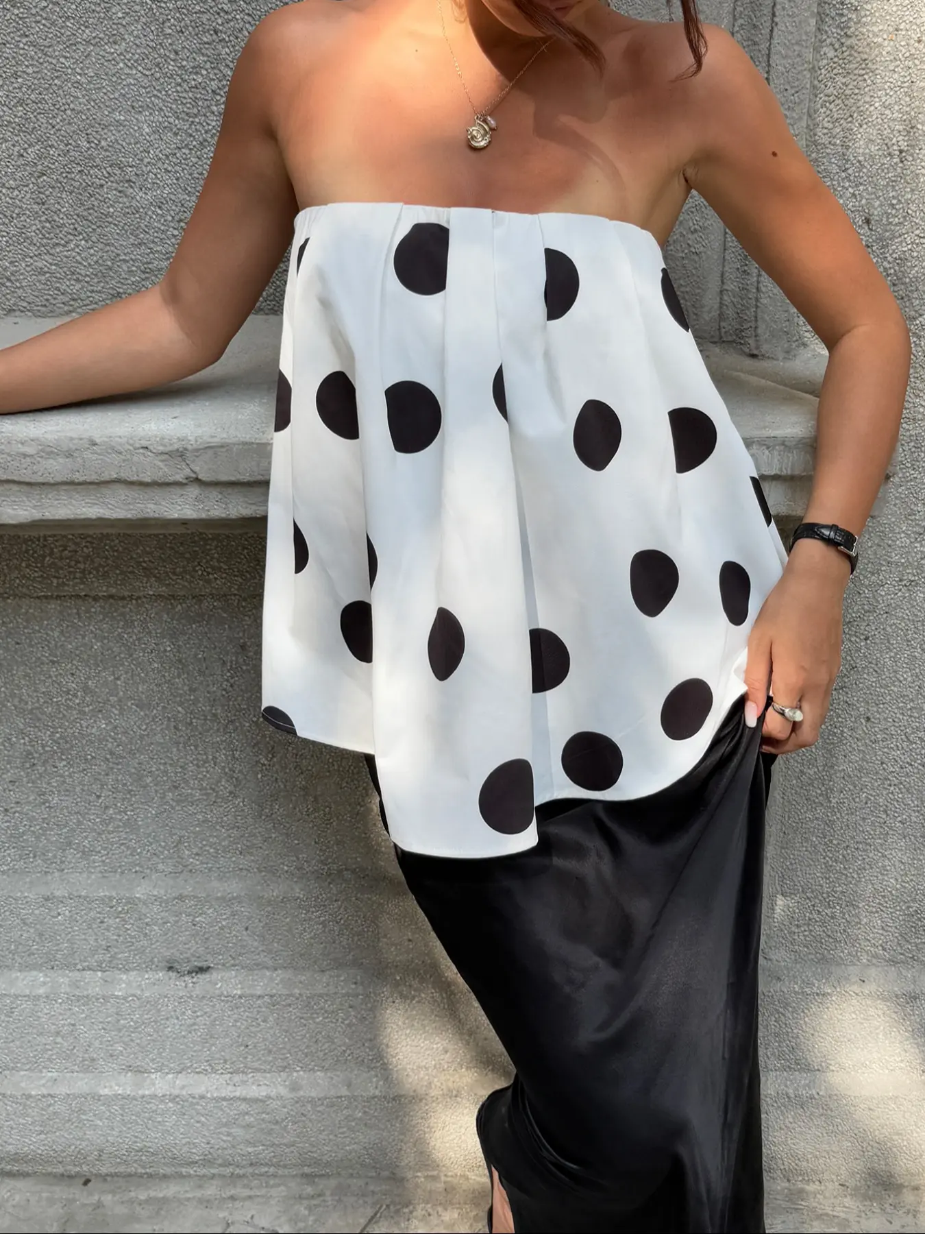 Womens Polka Dot Strapless Sleeveless Babydoll Top Loose Off Shoulder Flowing Tube Blouse Summer Holiday Vacation Outfit Casual Chic Streetwear Elegant Party Top Cute Date Night Outfit Beach Resort Going Out Look, Lightweight Casual Boho Tops Sleeveless