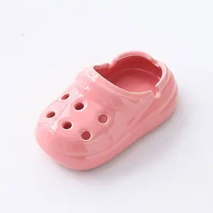 The ceramic ashtray with holes is designed to resemble everyday tools. It is suitable for home, office, hotel, Tabletop decoration, Easter gifts and birthday presents. It is both attractive and durable.