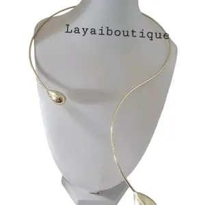 Layaiiboutique Choker Estilo Gota Oro Laminado 14k with Adjustable Cord and Unique Design.