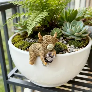 Highland Cow Statue Planter, Scottish Cow Figurine with Wine-Like Cup, Resin Garden Pot for Indoor Outdoor, Balcony & Patio Decor, Succulent Pot