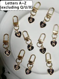 Letter Heart Pendant Keychain, Fashionable alloy keychain, Initial Letters A-Z Bag Pendant, Alloy Charm Key Ring, With Carabiner, Personalized Initial Key Holder For Backpack, Wallet, For Friends, Family, Couples Ideal Gift, Birthday Gift