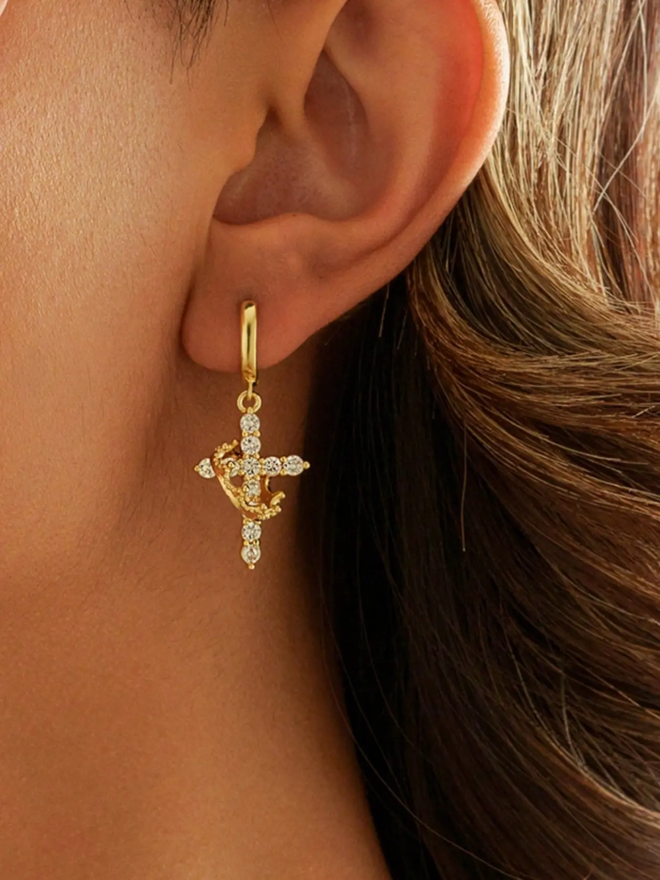 1 pair Gold Crown Cross Hoop Earrings For Women, Sparkling Crystal Detail, Elegant Religious Jewelry For Daily Wear, Gift For Christmas Or Special Occasions，Elegant Bridal Party Jewelry, Statement Gift Set, magic cross earring, Cross Dangle Earring