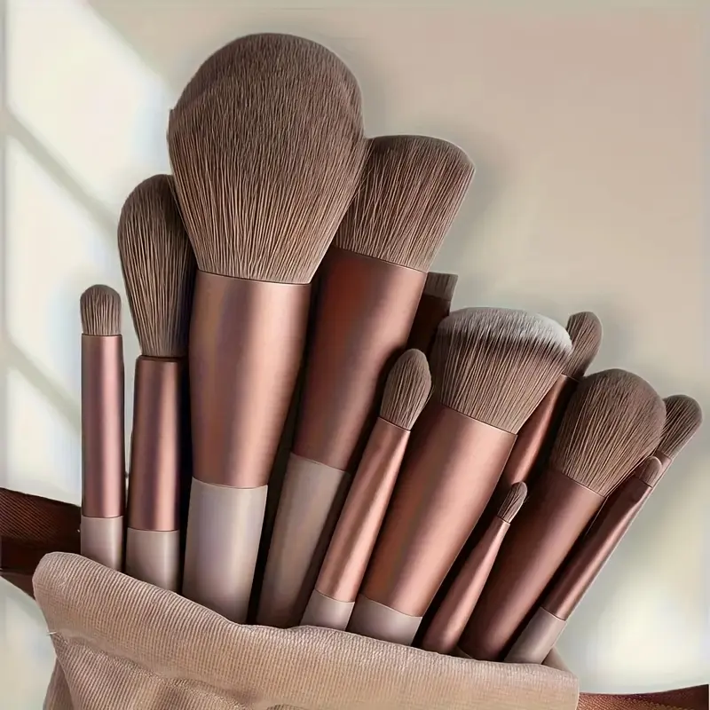 Professional Makeup Brush Set, Soft Bristles Suitable for Eyeshadow, Foundation, Highlighter & More Professional Makeup Brush Set, Soft Bristles Suitable for Eyeshadow, Foundation, Highlighter & More