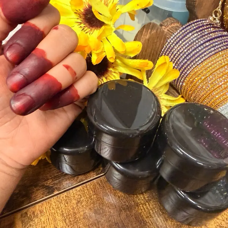 Instant Henna Dip in Maroon color 70gm bottom Ready-to-Use Mehndi Paste for Hands & Bridal Designs 100% Natural Chemical-Free Eco-Friendly