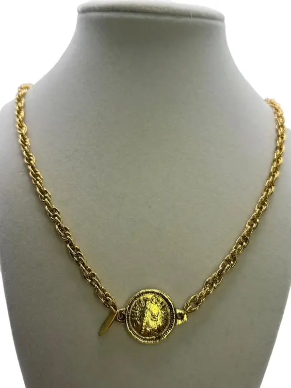 Pre-owned Chanel Coin Pendent Necklace Perfect for Daily Use