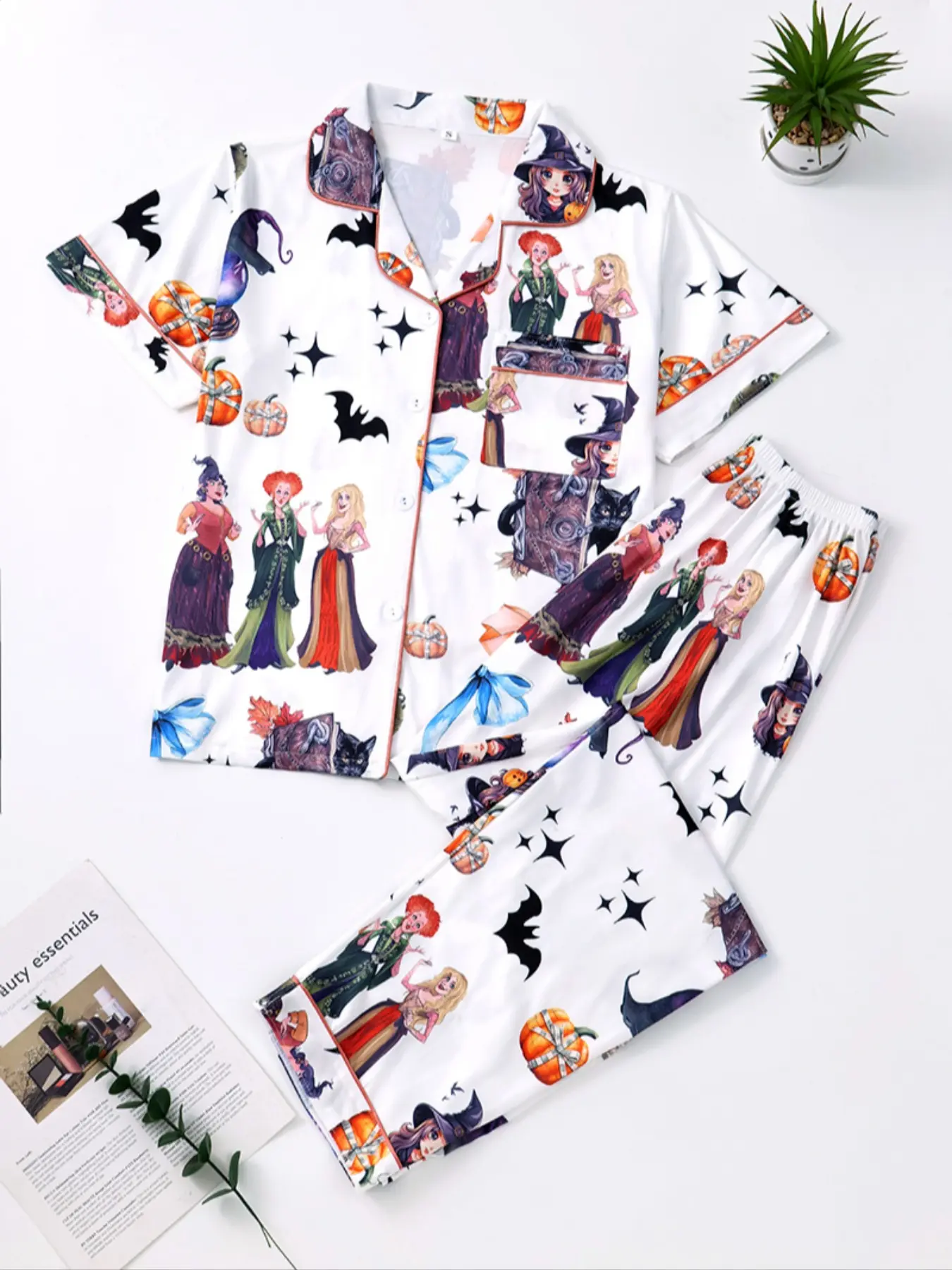 Women's Cartoon Print Pajama Set, Comfortable Short Sleeve Shirt Top & Elastic Waist Pants, Casual Nightwear for All Seasons Halloween, Loungewear