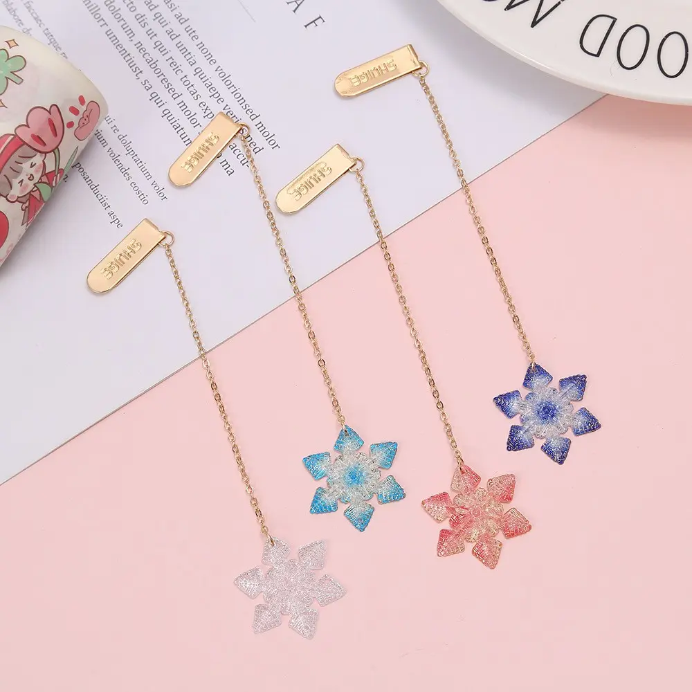 Gradient Glitter Snowflake Resin Bookmark, Elegant Chain Page Marker, Shimmering Book Mark, Ideal for Reading and Gifting