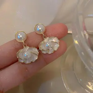 Women's 925 Silver Needle Korean Fashion White Pearl Drop Earrings - 3D Flower Cluster, Daisy & Rose Flower-Shaped, 2026 Trending Luxury Costume Jewelry, Flower Cluster Earrings