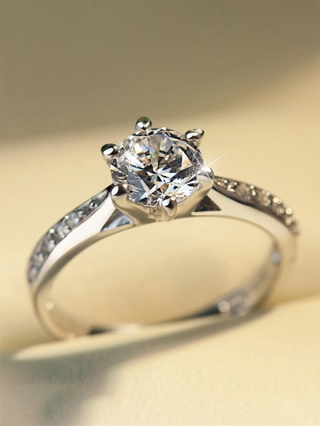 1 PC Simple Cubic Zirconia Bezel Engagement Ring For Women For Wedding Engagement Party Jewelry Valentine's Day Gift Beautiful Rings