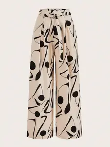 A women's beige geometric print belt-embellished woven wide-leg pants that are slimming, casual, versatile, suitable for both vacation and daily wear.