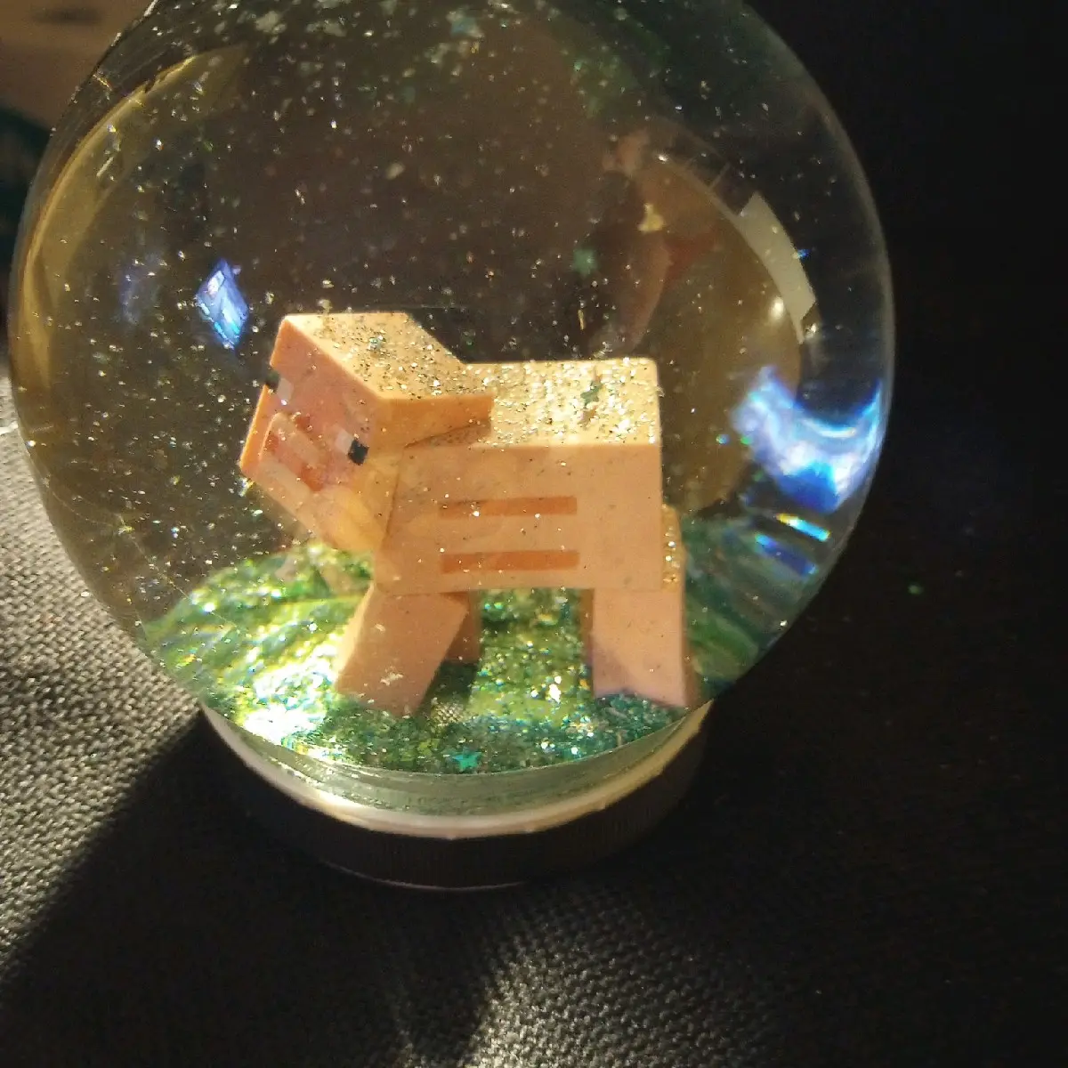 Minecraft snow globe