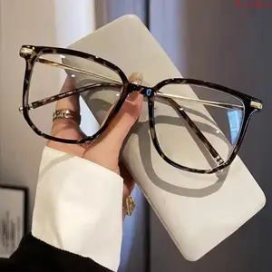 Y2K Retro Square Tortoise Shell Frame Glasses Unisex Trendy Fashion Eyewear Lightweight TR & Zinc Alloy Construction Decorative Non‑Prescription Lens Stylish Casual Design Perfect for Work Study Daily Wear & Streetwear Outfit Matching telescopic