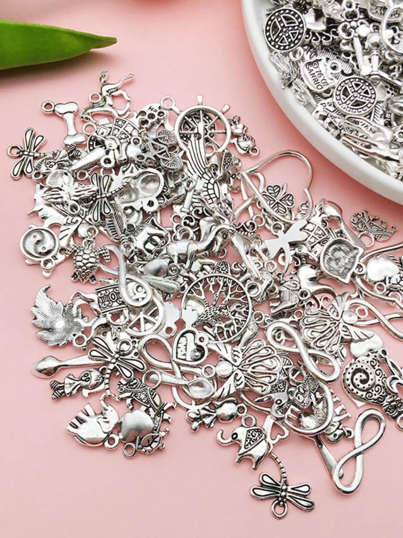 Vintage Style Alloy Pendant, 30/50pcs DIY Jewelry Accessories for Bracelet & Necklace & Earrings Making, Trendy All-match & Exquisite Jewelry for Birt