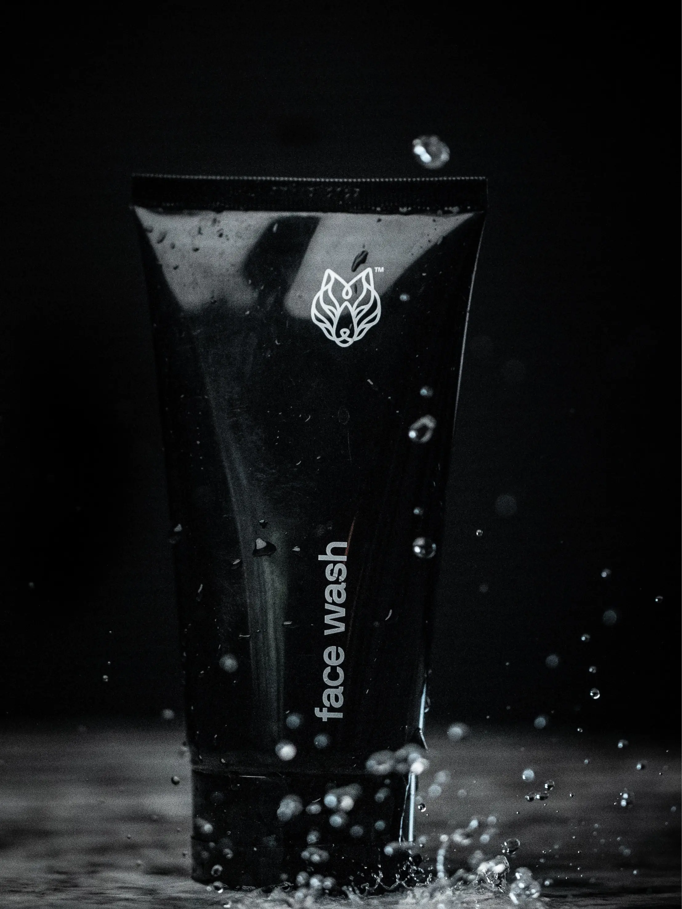 Black Wolf Salicylic Acid & Charcoal Liquid Facial Cleanser -  Anti-Acne Daily Cleanse for Oily, Combination Skin, Oil Control, Science-Backed Ingredients, Prevents Breakouts, Smooth Skin Support, Fresh Clean Feel