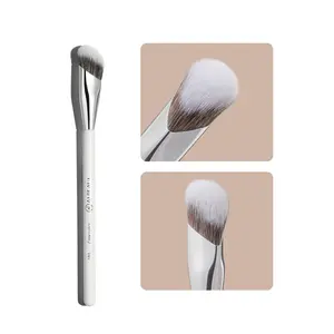 Angled Concealer Brush — Precision Under-Eye Blend