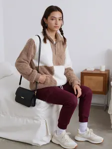 Womens Running Jogger Sweatpants Casual Tapered Long Trousers Track Pants Lightweight Activewear in Maroon Color