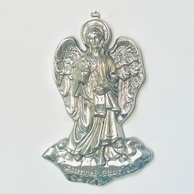Arcángel Gabriel para pared. Diseño religioso Católico. Hecho de Pewter pulido Mexicano.