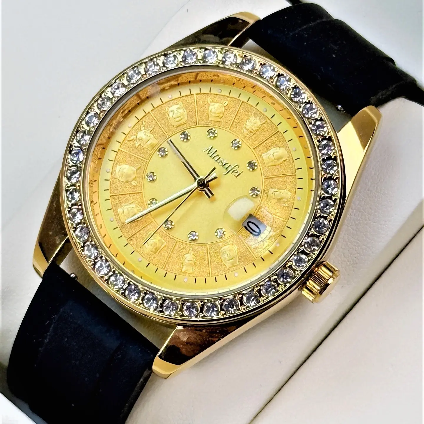 Men’s Luxury 12 Zodiac Business Fashion Watch - Gold Scale Dial, 40mm, Stainless Steel Strap with Buckle, Analog Digital Quartz, Calendar, << 30M Water Resistance, 2025 Trending Unique Timepiece, Perfect Gift for Him, Daily Outfit Accessory