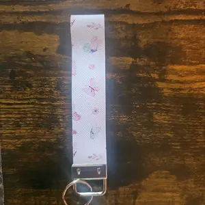 Mystery Keychain with Colorful Floral Design and Durable Metal Ring for Easy Attachment