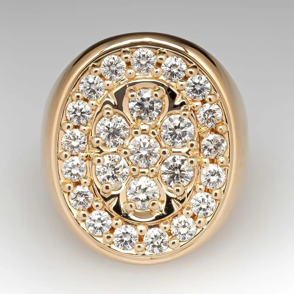 Classic shiny wide-faced ring, with a retro and elegant style, showcasing exquisite luxury. It is inlaid with multiple synthetic zirconias, and the ring face is shiny and dazzling. It is an exquisite wedding ring and also a perfect anniversary gift.