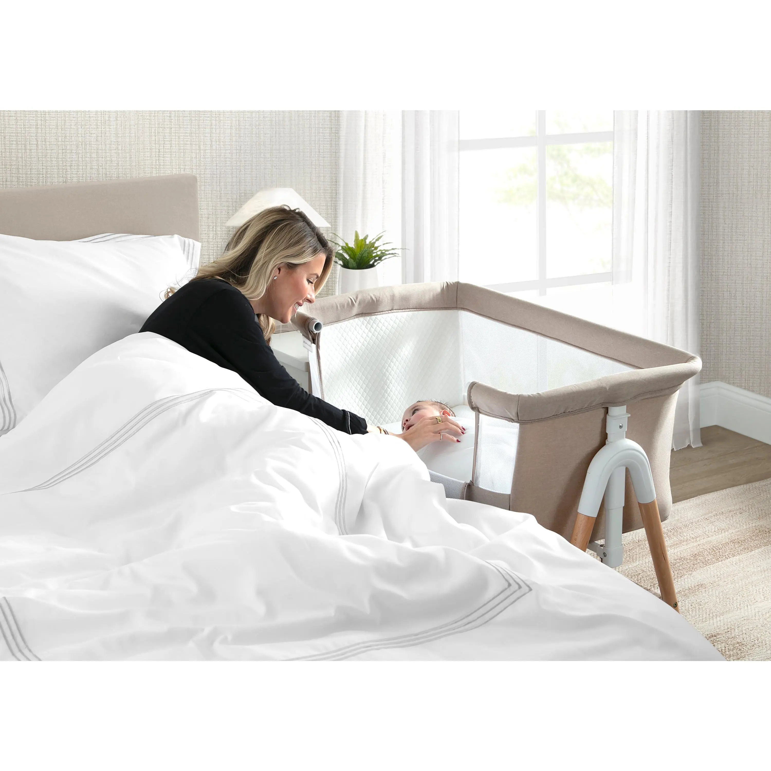 Bondi Beechwood Adjustable Height Bedside Sleeper Bassinet, Convertible Infant Bassinet with Breathable Mesh and Fitted Sheet