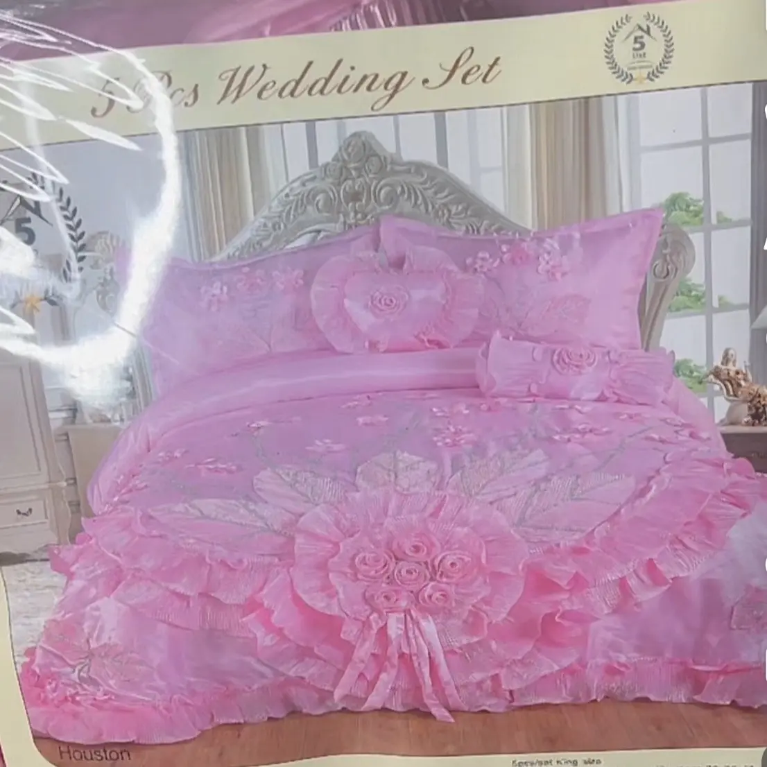 5 -piece bedding set collection. This designer blanket bedding set