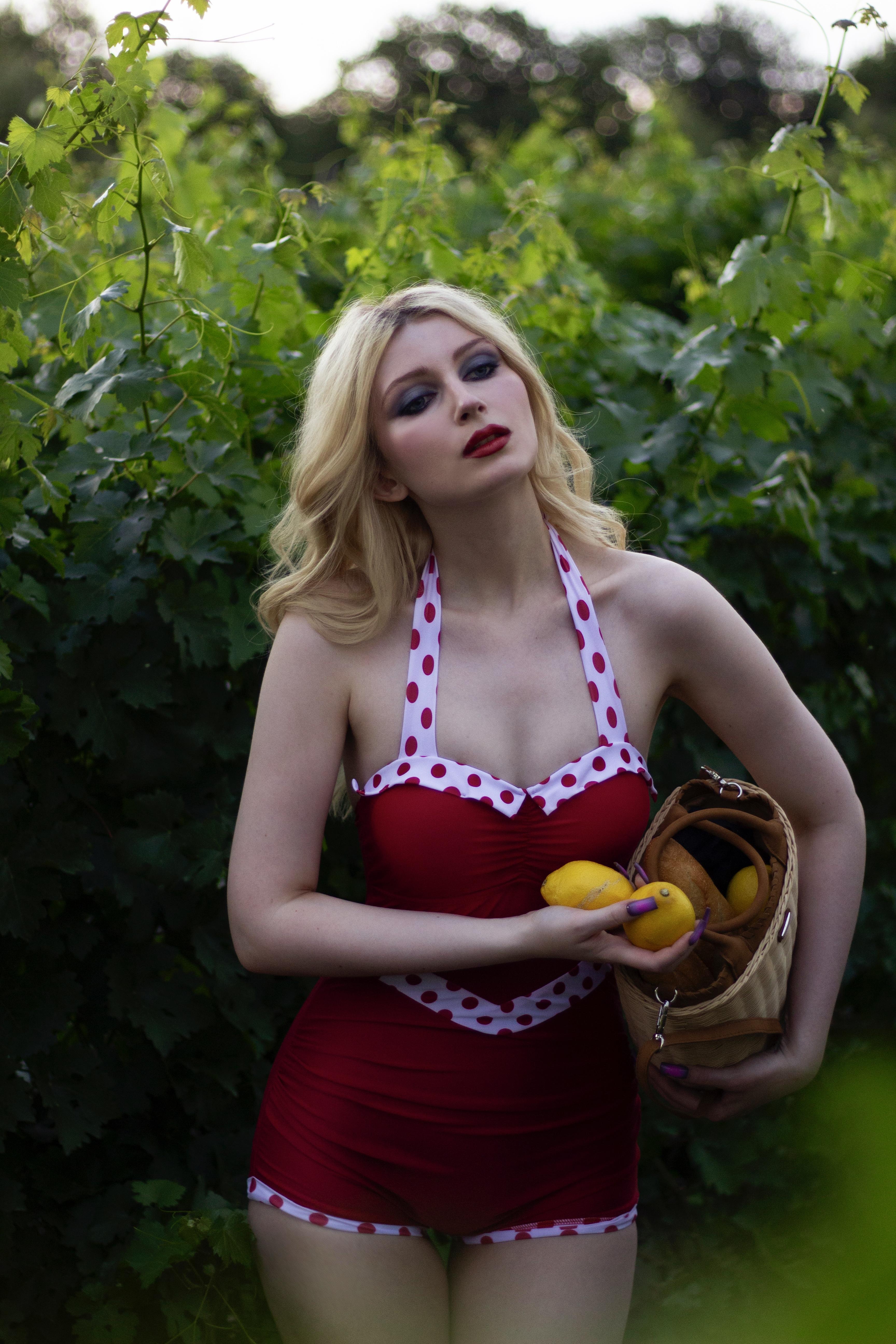 Retro Stage 1940S Wine Red & White Spliced One - Piece Swimsuit Ideal for Casual Travel, Sunbathing on the Beach, Beach Vacation Parties, and Swimming - Flaunt Fashionable Sexy Style in All Seaside Activities Swimwear Polka Dots Classic Vintage