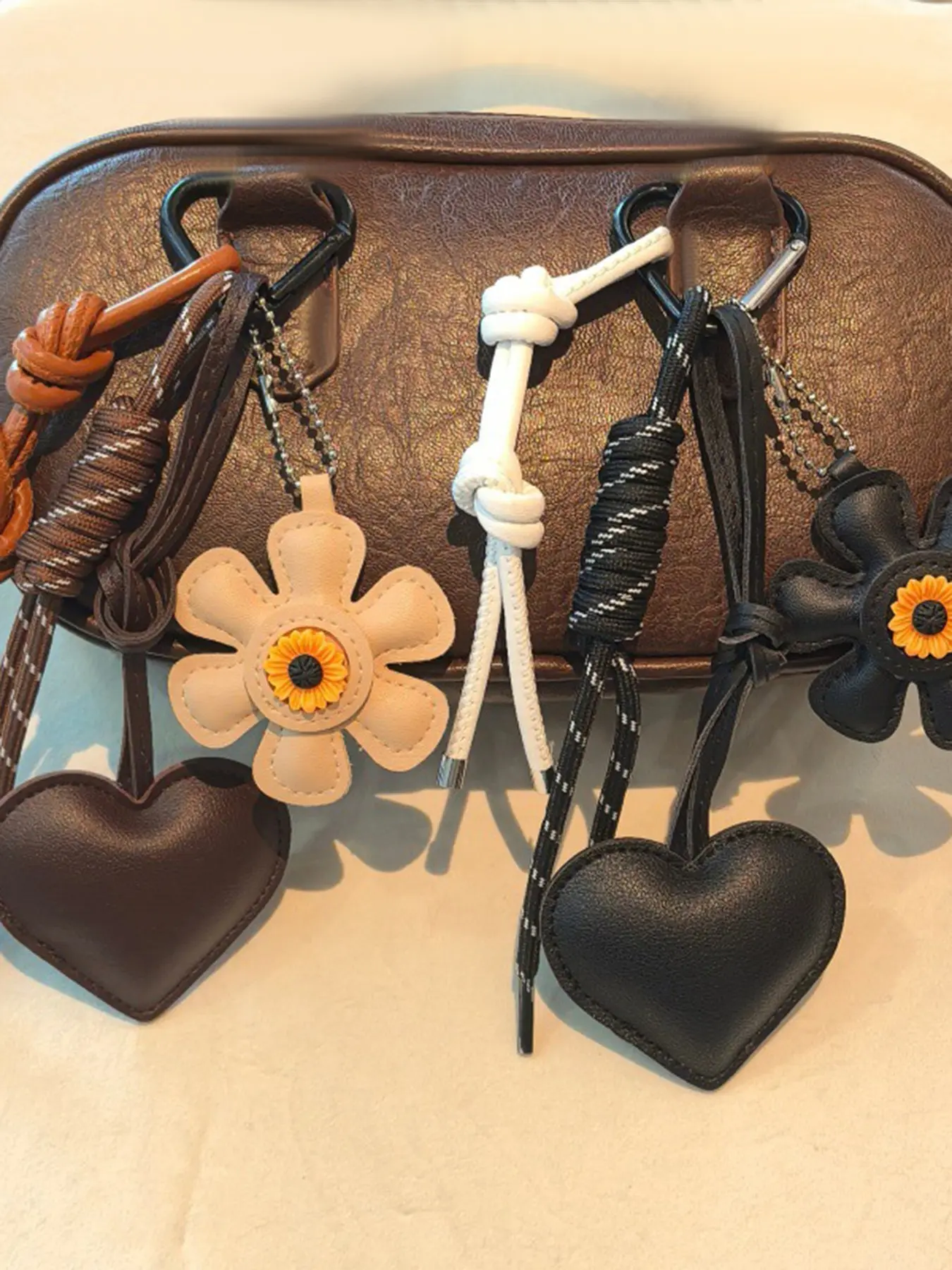 Sweet and adorable creative flower-shaped heart decoration pendant, featuring a knotted cord design, lightweight and portable, suitable for bag hanging and keychain use, ideal for commuting, shopping, and parties, Keychain for Bags, Bag Key Accessory