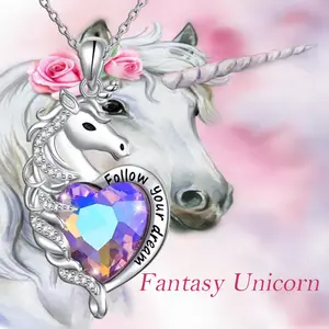 1Pc Creative Shining Artificial Colorful Crystal Cartoon Unicorn Pendant Necklace for Women Exquisite Women Princess Party Jewelry Stainless Steel Chain Girl Birthday Gift for Wife, Daughter