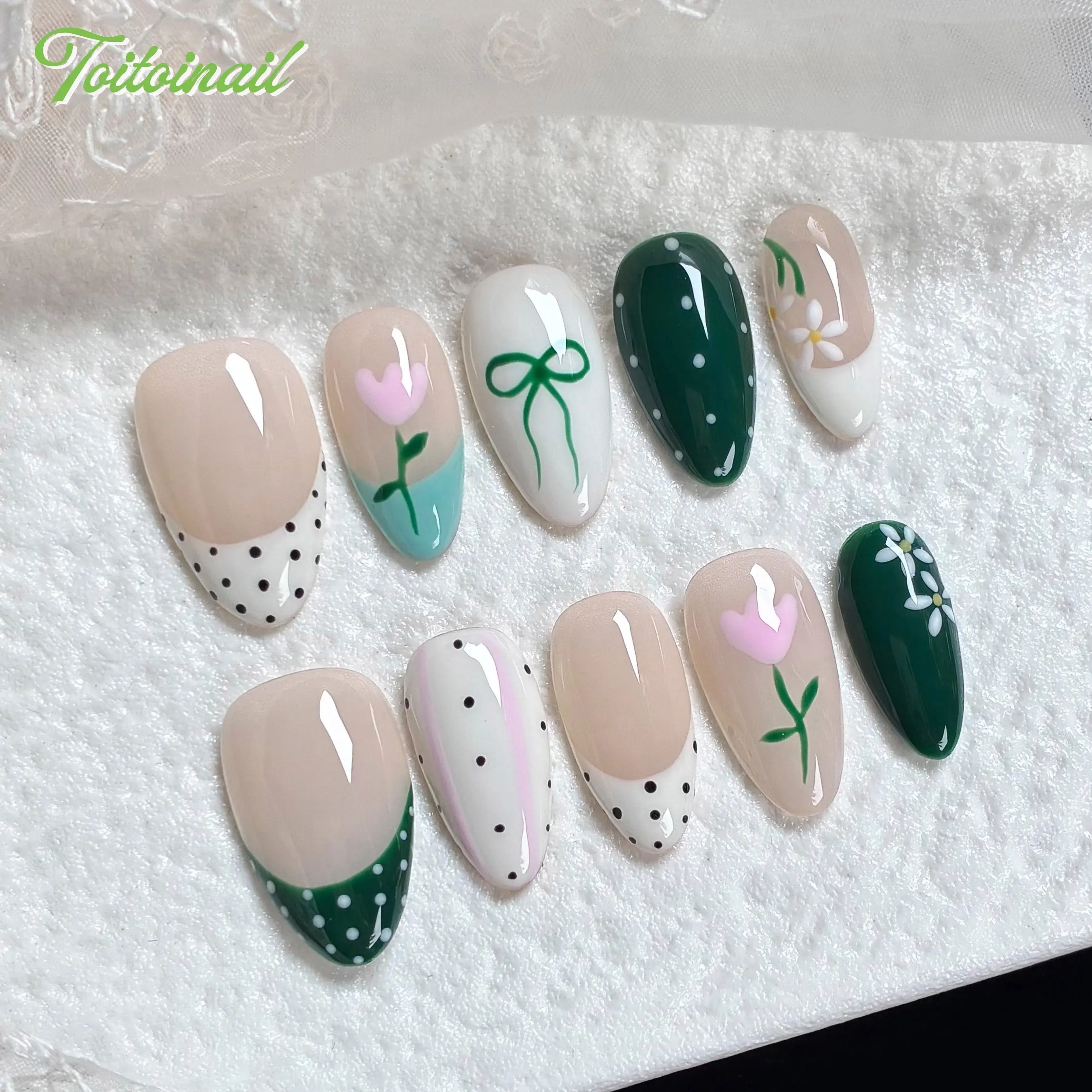 Tulip Breeze Handmade Press-On Nails, Salon Quality Nails, Short Almond Shape, 10pcs, Forest Green Hand-painted Tulip & Polka Dot, French Cottage Aesthetic, For Daily, Date, Party, OOTD, High Gloss, Reusable Handmade DIY Nail Art