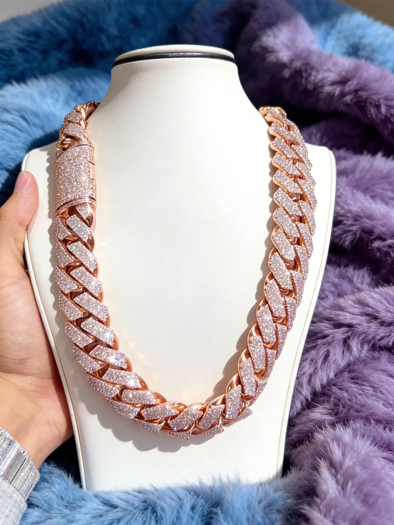 Hip-hop luxury rap jewelry, 4-row 20mm high-end hip-hop style luxury Cuban necklace, chunky necklace, Miami Cuban chain with diamonds, high-end jewelry, high-end jewelry gift box packaging for giving to friends and family