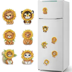 6Pcs Animal Pattern DIY Diamond Art Refrigerator Magnet DIY Diamond Painting Magnets Kit Crystal Sparkling Diamond Magnets Set for Refrigerator Mailbox Decor
