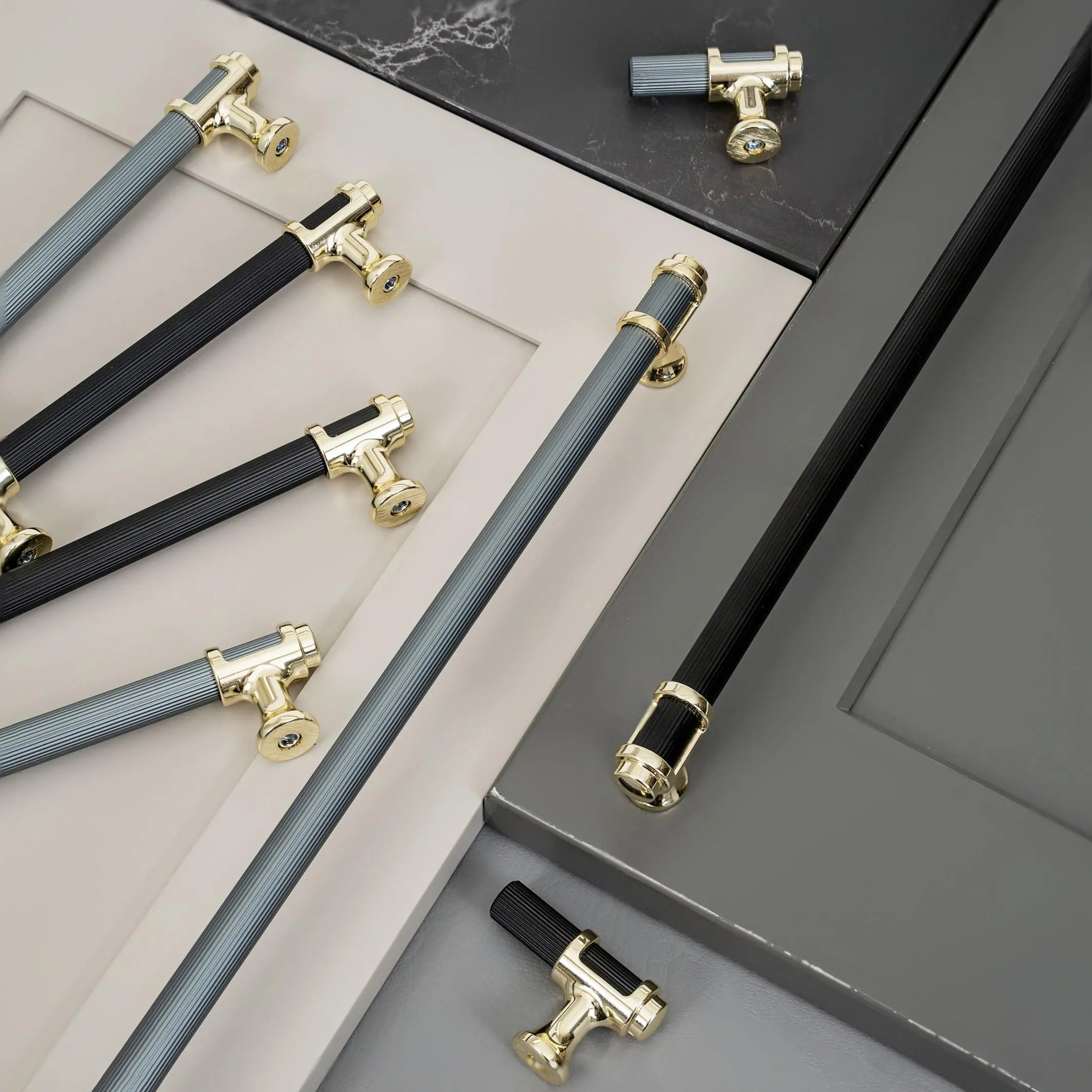 GlamLine Ribbed Cabinet Handles with Gold Accents - Modern & Luxurious Design