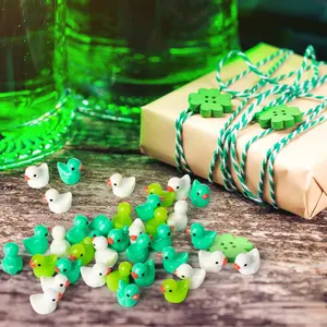 Mini Duck Figurines, St Patrick's Day Resin Ducks, Cute Cartoon Decorations, Valentine's Day Easter Party Home Decoration, Resin Animal Sculptures, Collectible Figurine