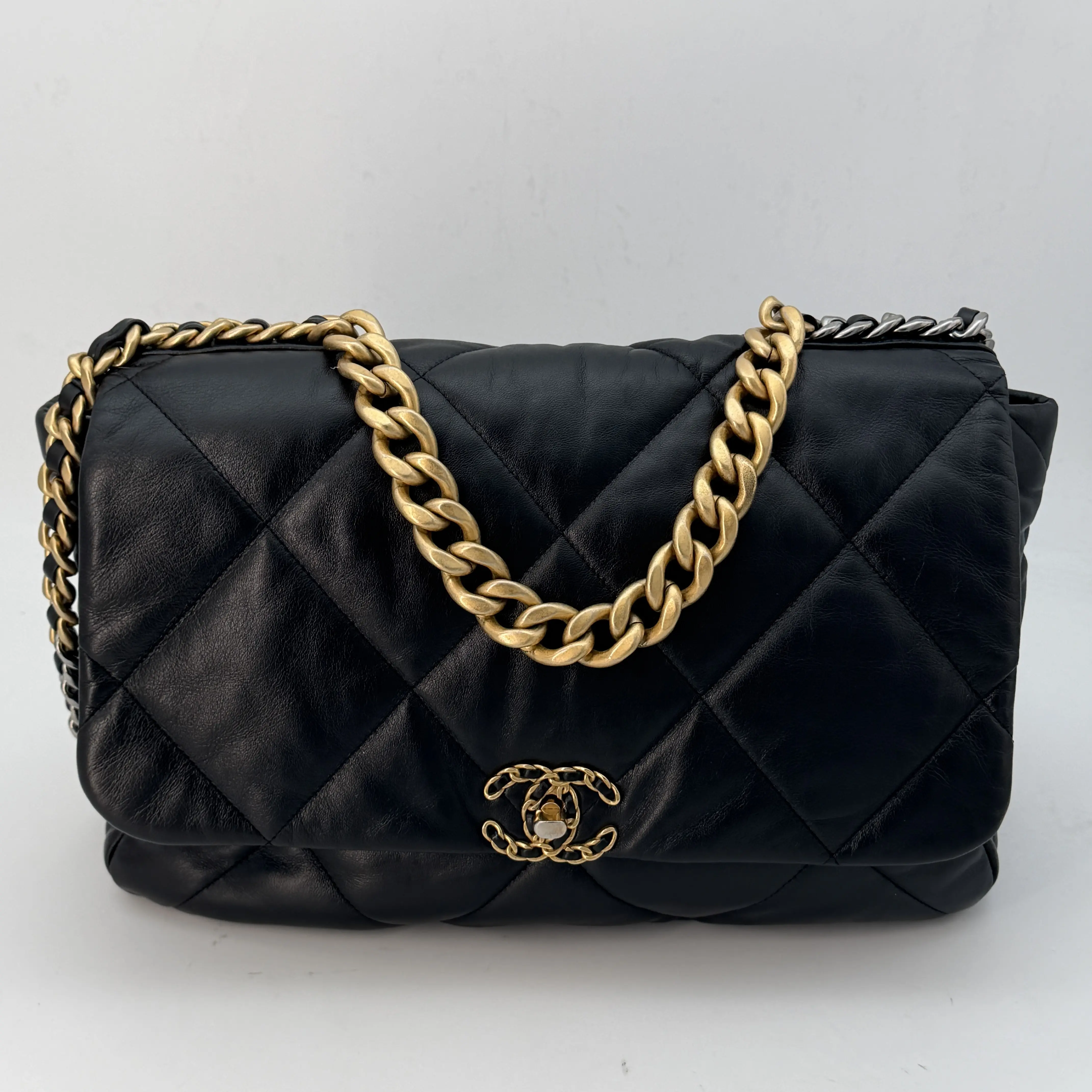 Pre-owned CHANEL lambskin Crossbody Bags Black Quilted Leather 19 Maxi Flap