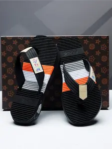 Men's soft-bottom flip-flops, contrast stripe beach sandals, non-slip outdoor slippers, essential footwear for summer vacation and beach outfits