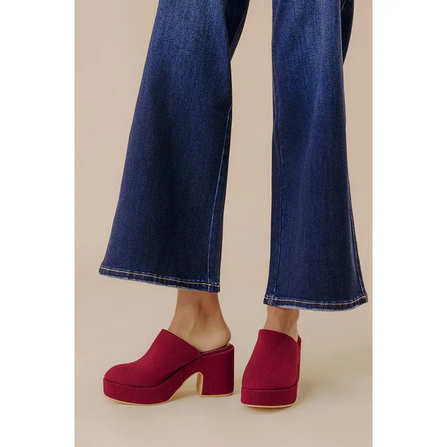 Jayde Corduroy Platform Clog Heels in Wine