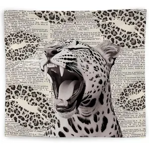 Retro Trendy Leopard Tapestry Wall Hanging, Cheetah Leopard Room Decor, Vintage Funky Cheetah Print Lips Wall Blanket Decor for Girls Bedroom Dorm Apartment Home Linen Cotton