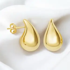Aretes gota 648 mediano para Mujer - Elegant Earrings with Gold Finish and Drop Shape