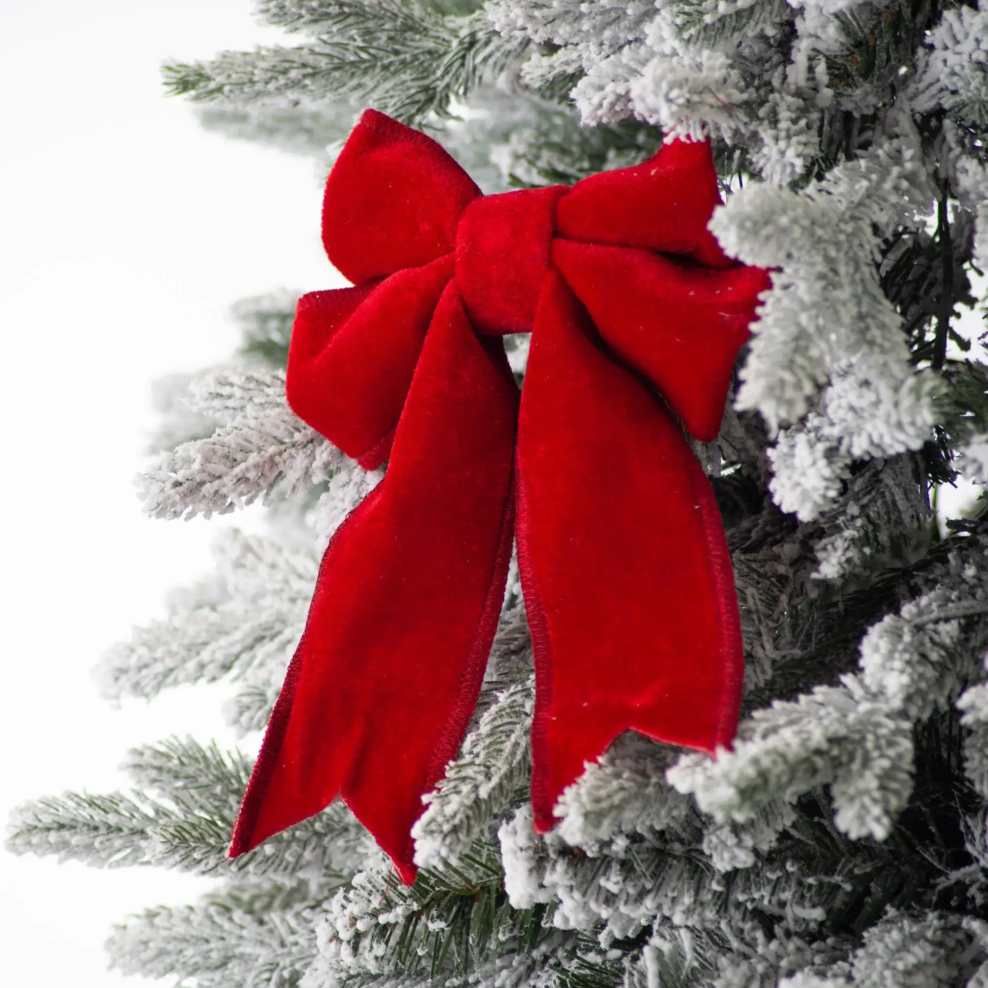 Classic Red Velvet Bow Clip-On Ribbon Holiday Ornament, 7" L x 6" W Bow Shape Classic Christmas Decor for Family Warm Home & Festive Party Christmas Tree Supplies, Decoration, Artistic