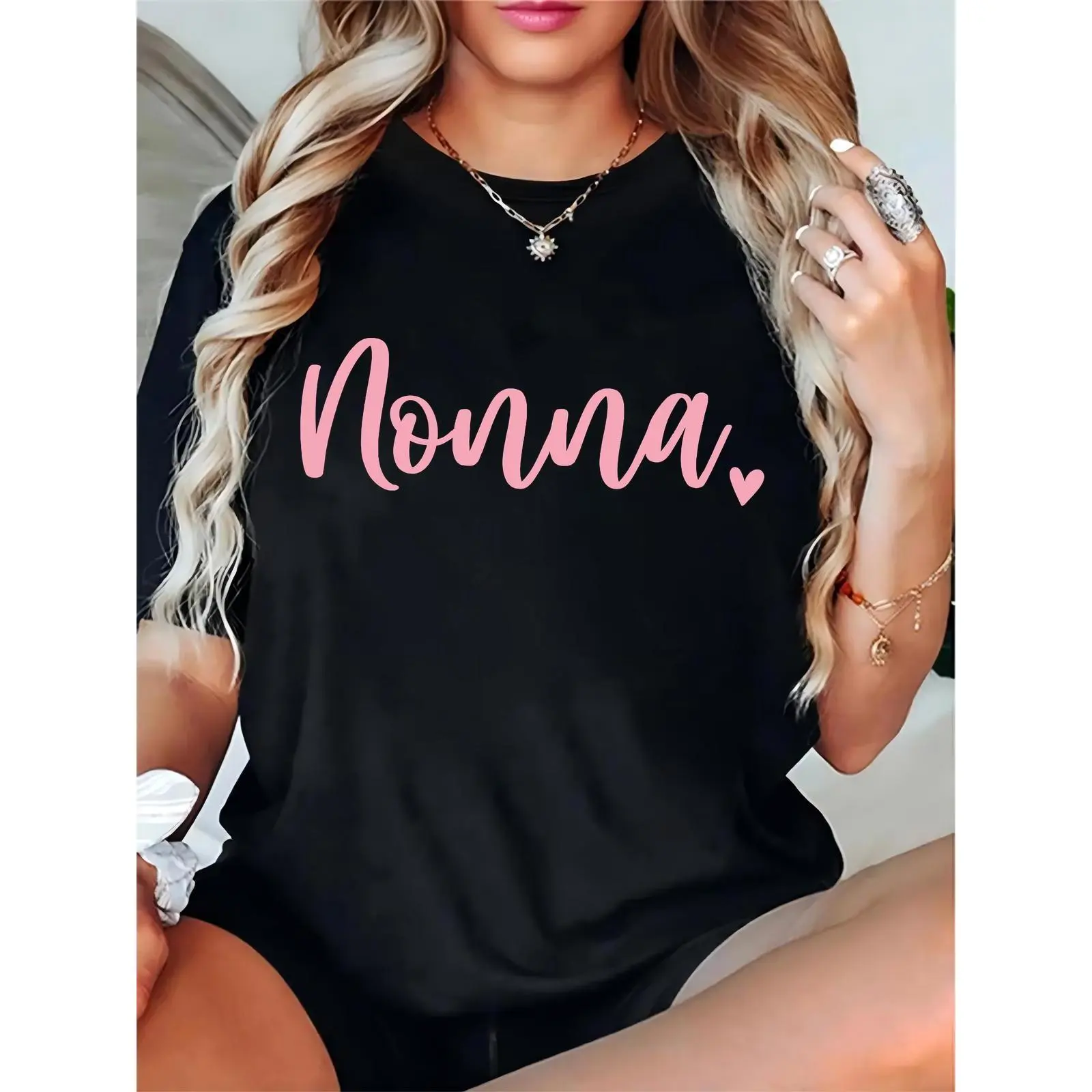Women's Classic 'Nonna' Heart Graphic Crew Neck T-Shirt - 100% Cotton Short-Sleeve Clothes, Durable Stitching, Feminine Casual Top for Grandmothers, Mother's Day Outfit, Essential Tee