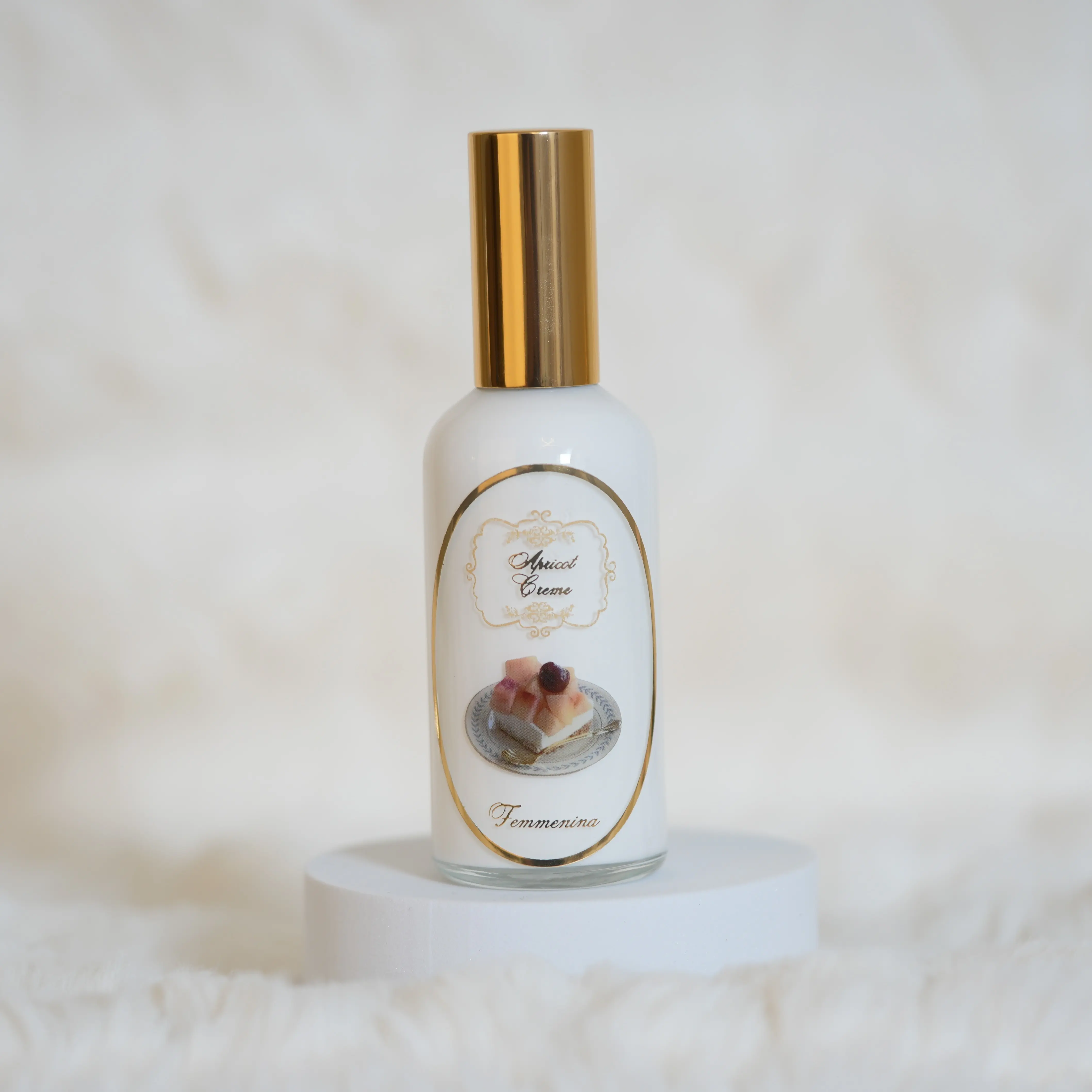 Apricot creme Hair Mist, Concentrated formula, A Delicate Mist of Lasting Elegance for Your Hair, Lightweight Vegan